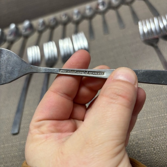 Continental -Japan-stainless flatware 19 Pieces dinner forks spoons - Picture 7 of 7